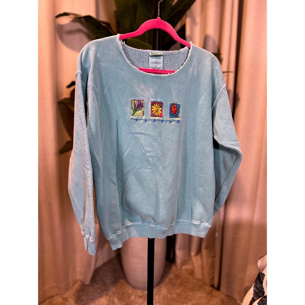 Gildan Embroidered Floral Stamp Sweatshirt Light Blue Raw Neck Pullover Medium